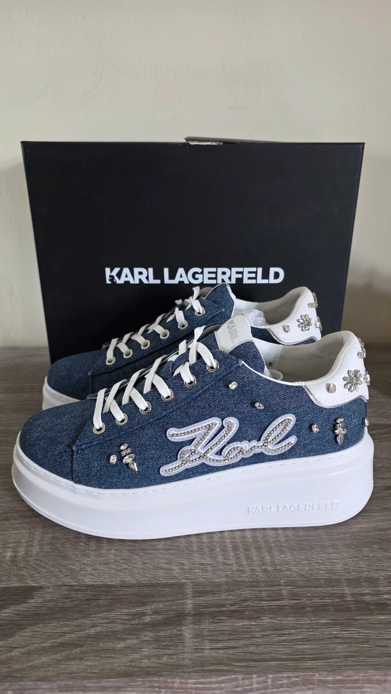 Authentiques Karl Lagerfeld taille 41 jamais portée